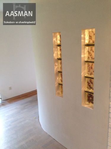 Ronde muur door Aasman Stukadoors